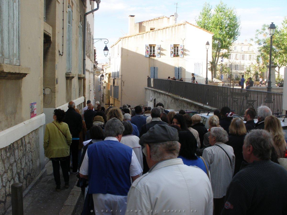 Chemin de Croix en l'eglise des Accoules et hors ses murs (33).JPG